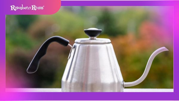 Kettle (preferably gooseneck for pour-over)