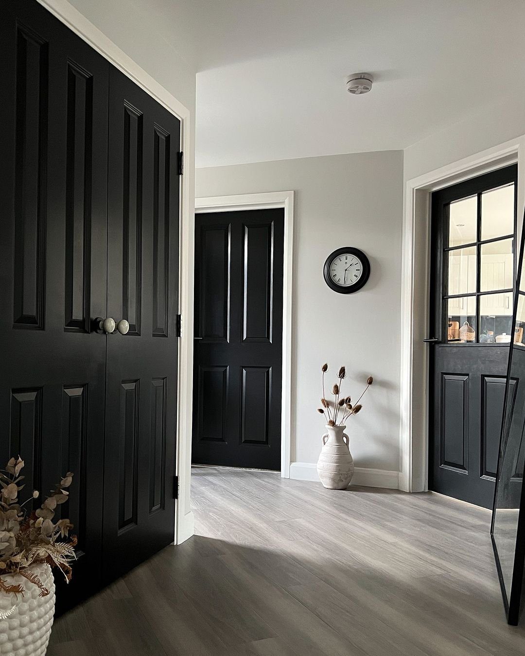40 Mind-Blowing Door Trim Ideas for 2025 30 Bold and Contemporary