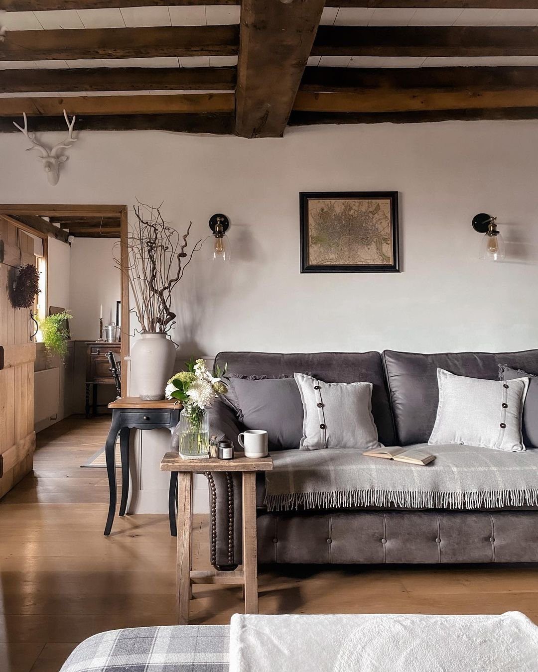 Dreamy Cottagecore Living Rooms That Stun in 2025 18 Earthy Tones and Rustic Charm