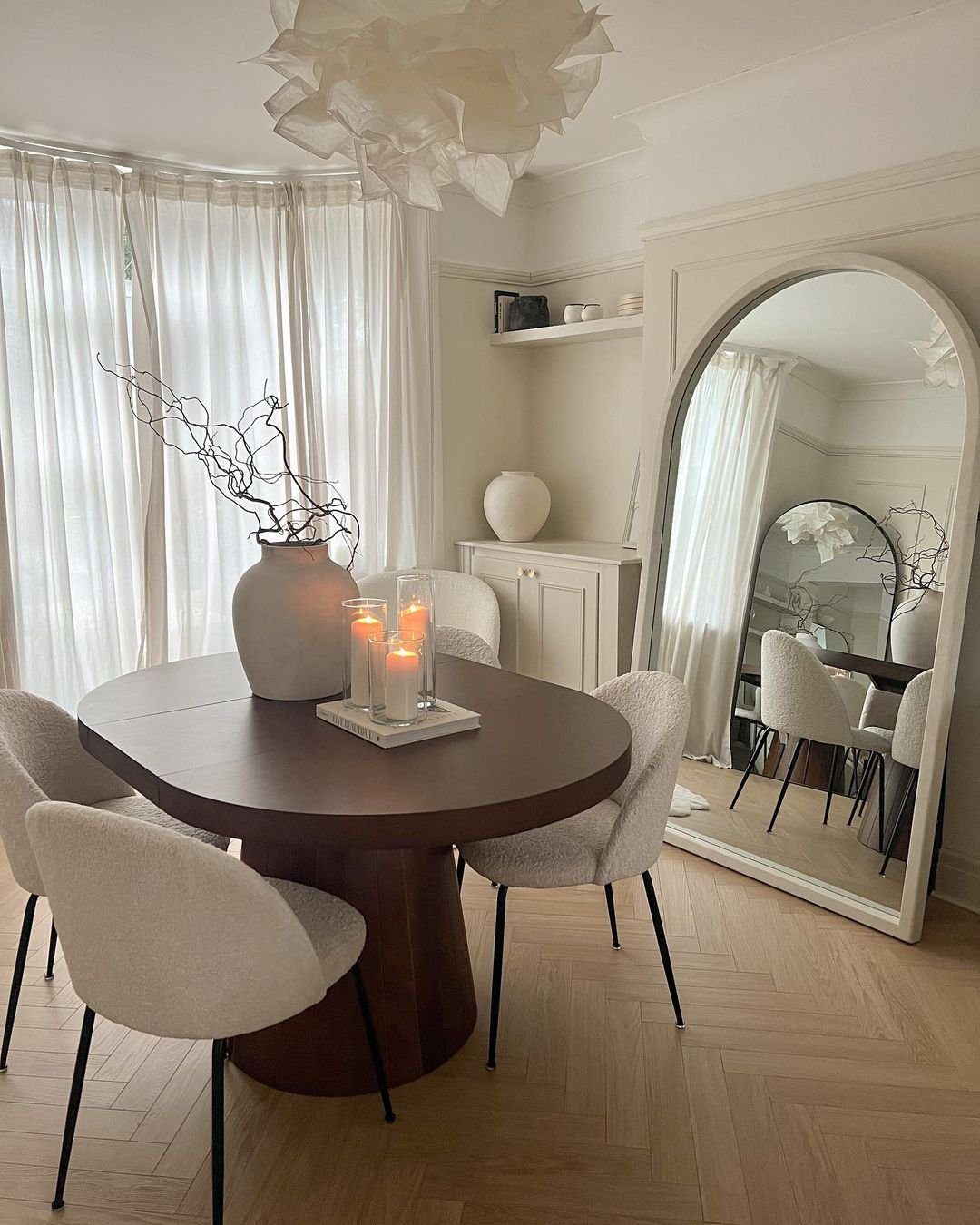 Stunning Mirrors That Transform Dining Rooms in 2025 4 Cozy Dining Room with Floor-Length Mirror