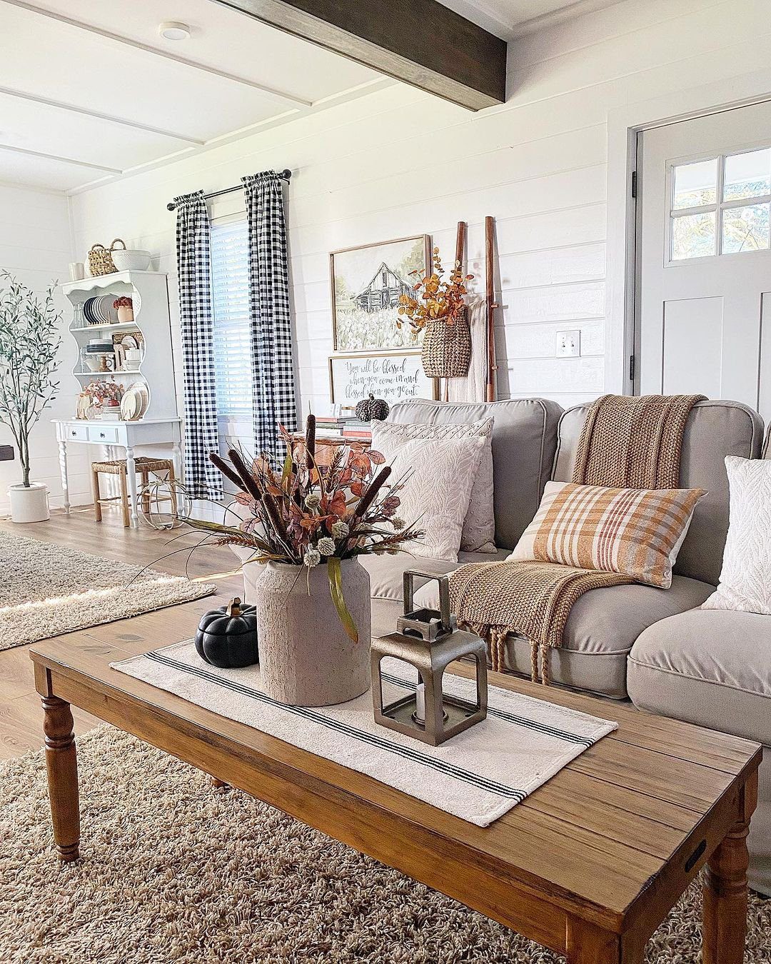 Jaw-Dropping Fall Coffee Table Decor for 2025! 21 Farmhouse Fall Table Arrangement