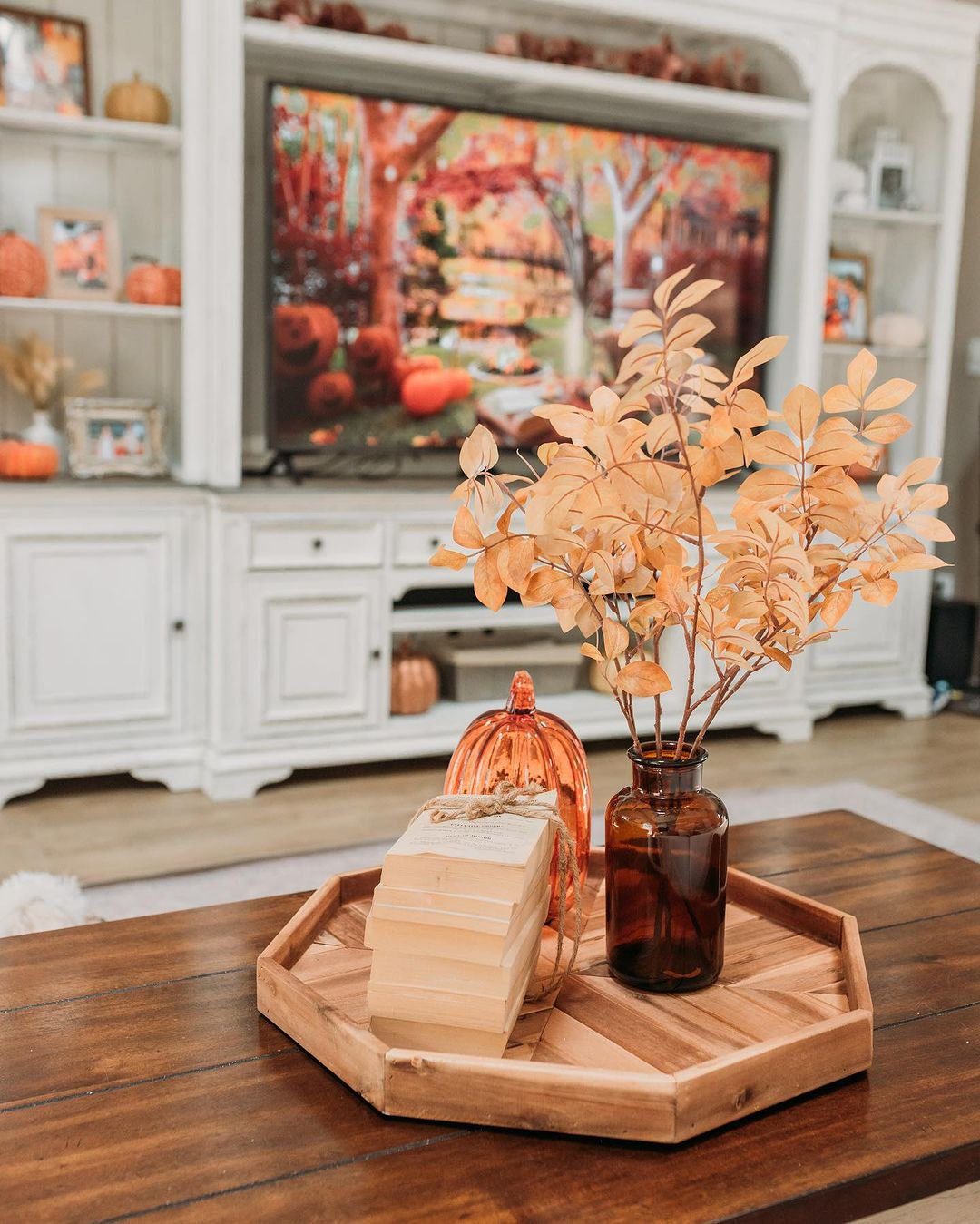 Jaw-Dropping Fall Coffee Table Decor for 2025! 8 Warm and Inviting with Autumn Tones