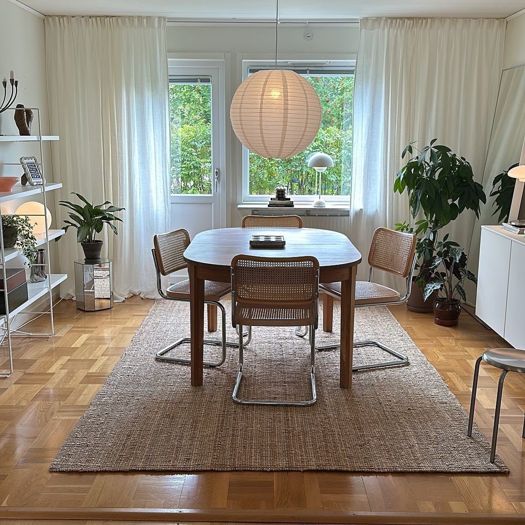 Blinds vs Curtains: Which Wins in 2025? 6 small and cozy dining room
