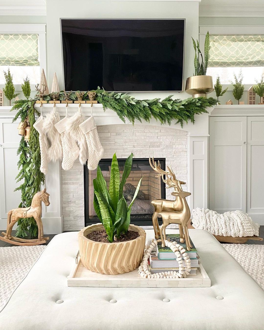 25 Jaw-Dropping Christmas Mantle Garlands for 2025 18 Modern Cozy and Greenery