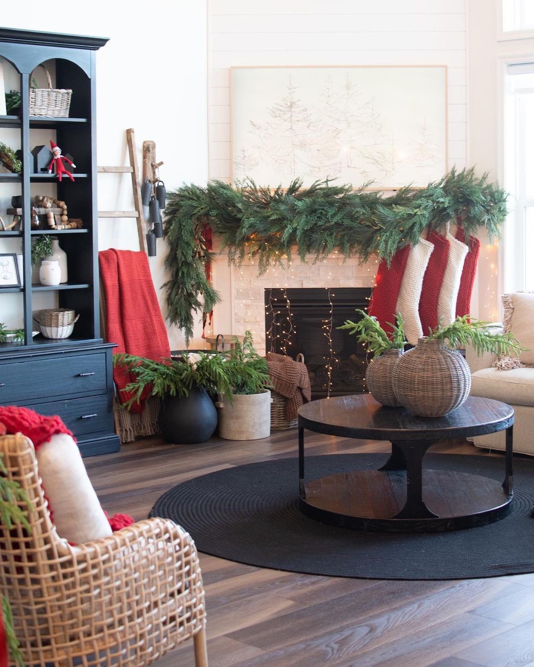 25 Jaw-Dropping Christmas Mantle Garlands for 2025 19  Rustic Charm and Festive Green