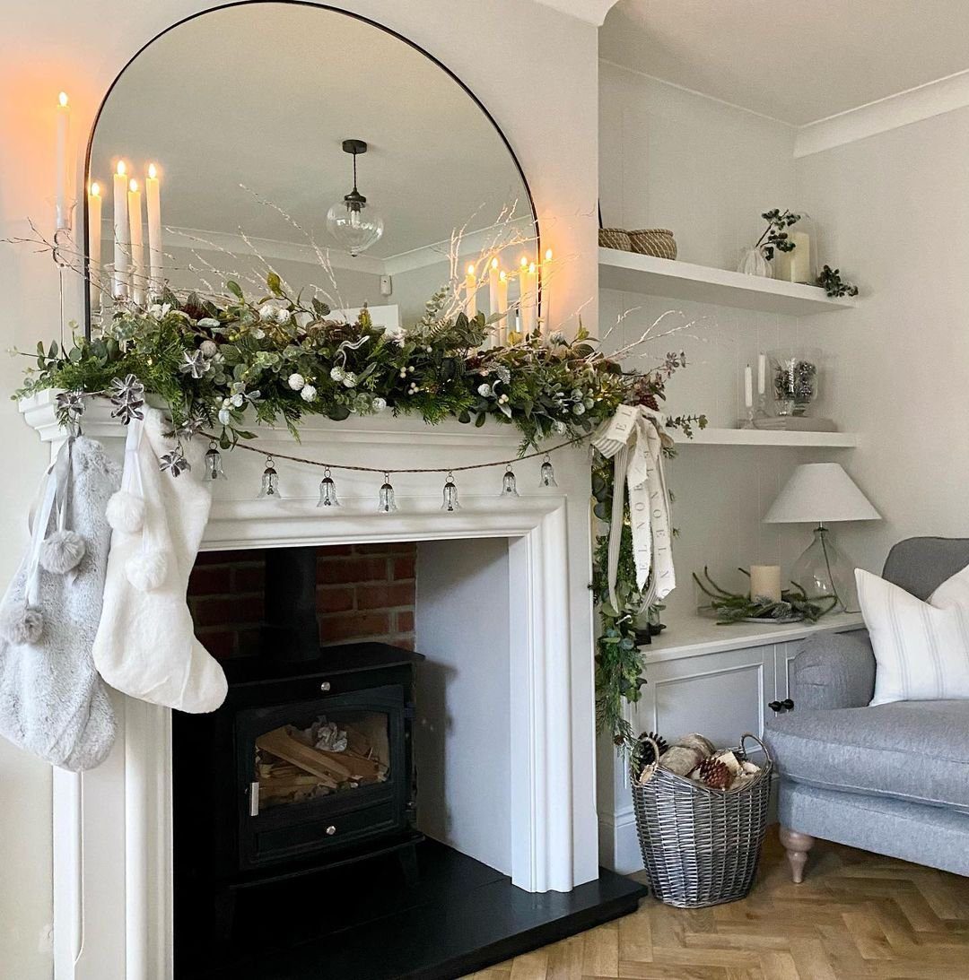 25 Jaw-Dropping Christmas Mantle Garlands for 2025 8 Soft Neutrals and Candlelight