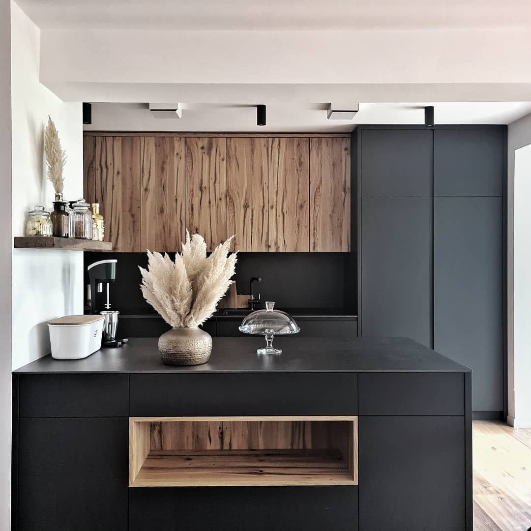 20 Jaw-Dropping Black & Oak Kitchens for 2025 19 19. Sleek and Natural: Black Meets Wood