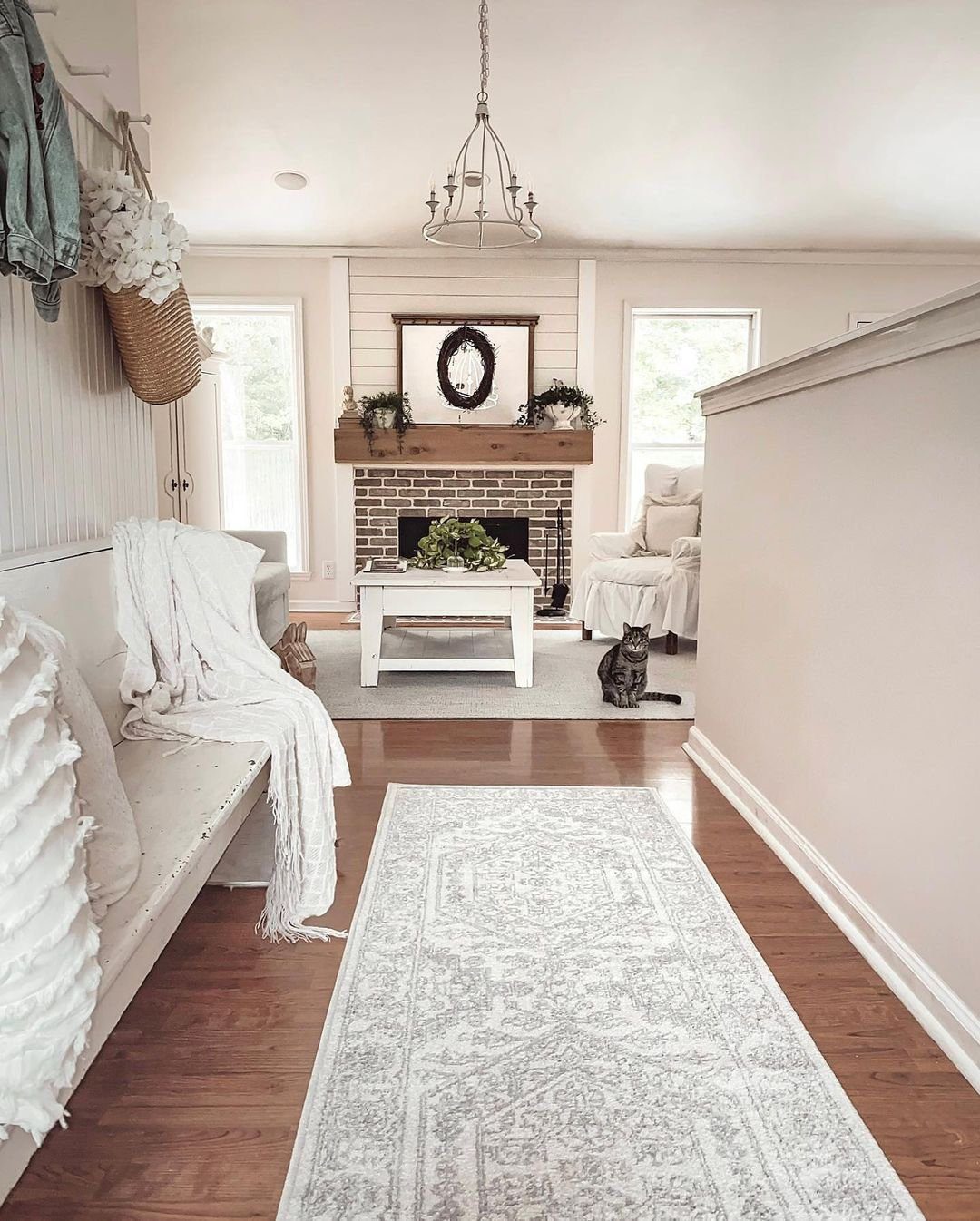 Stunning Entryway Rugs That Wow in 2025 9 Elegant Soft Runner For Neutral Hallway
