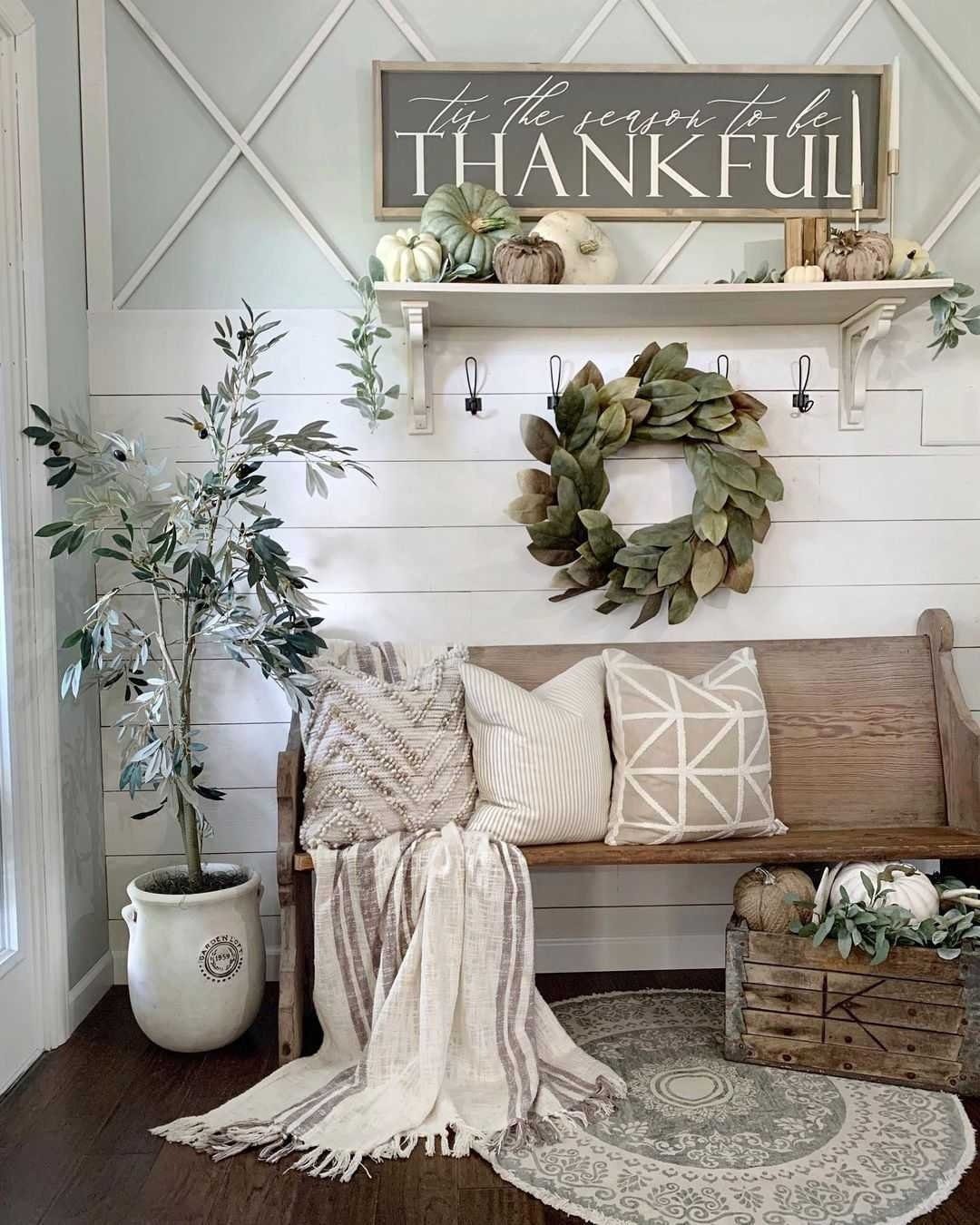Stunning Entryway Rugs That Wow in 2025 14 Soft, Patterned Rug For Cozy Fall Entryway