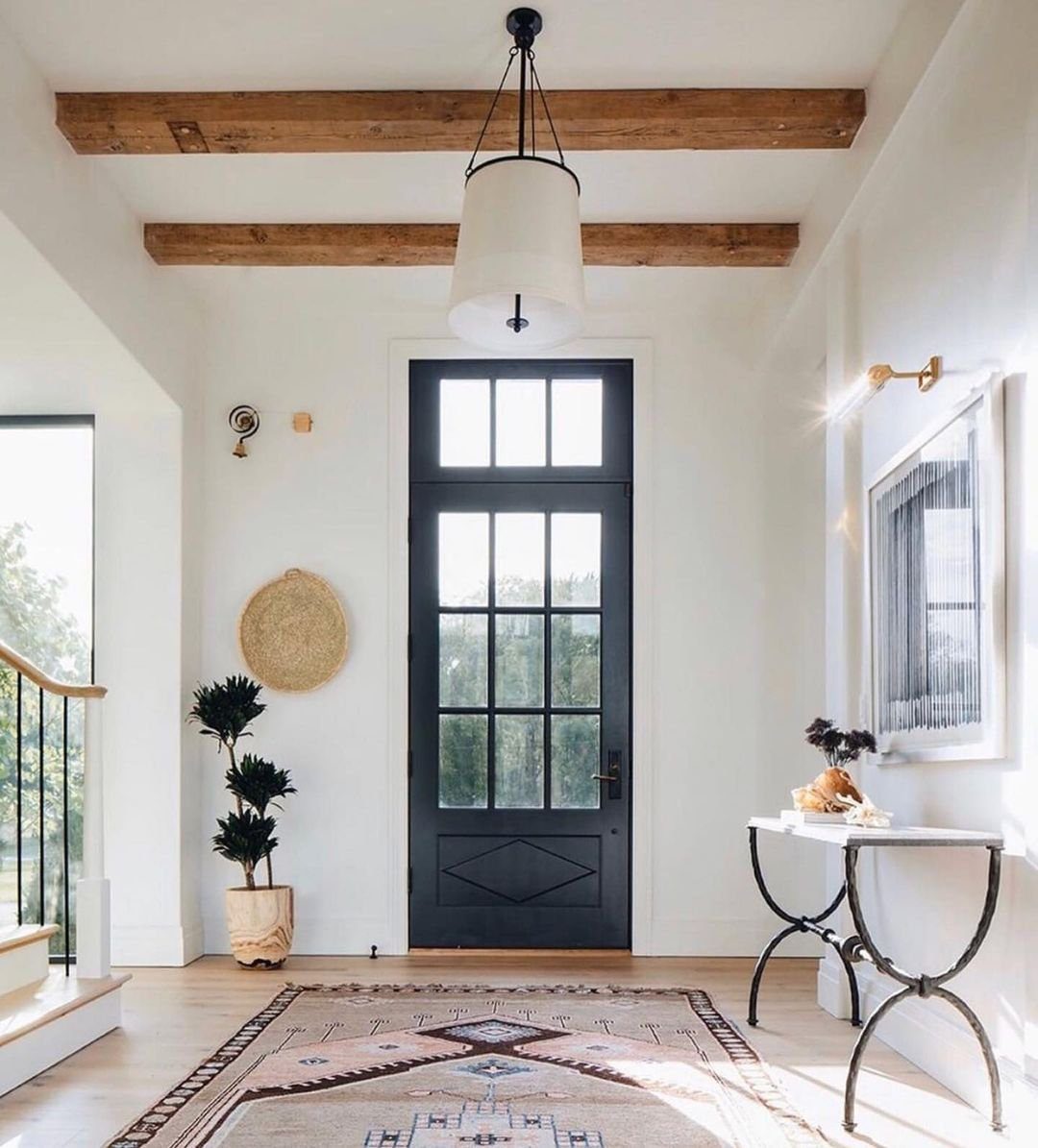 Stunning Entryway Rugs That Wow in 2025 6 Minimalist Entryway with Modern Design Rug