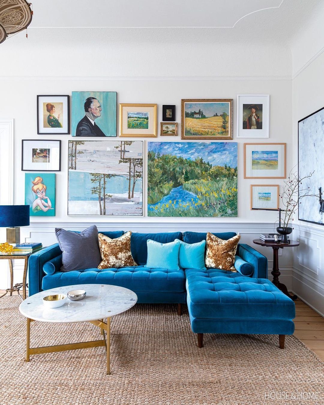 Jaw-Dropping Jewel Tone Living Rooms for 2025 15 Artful Elegance with Jewel Tones