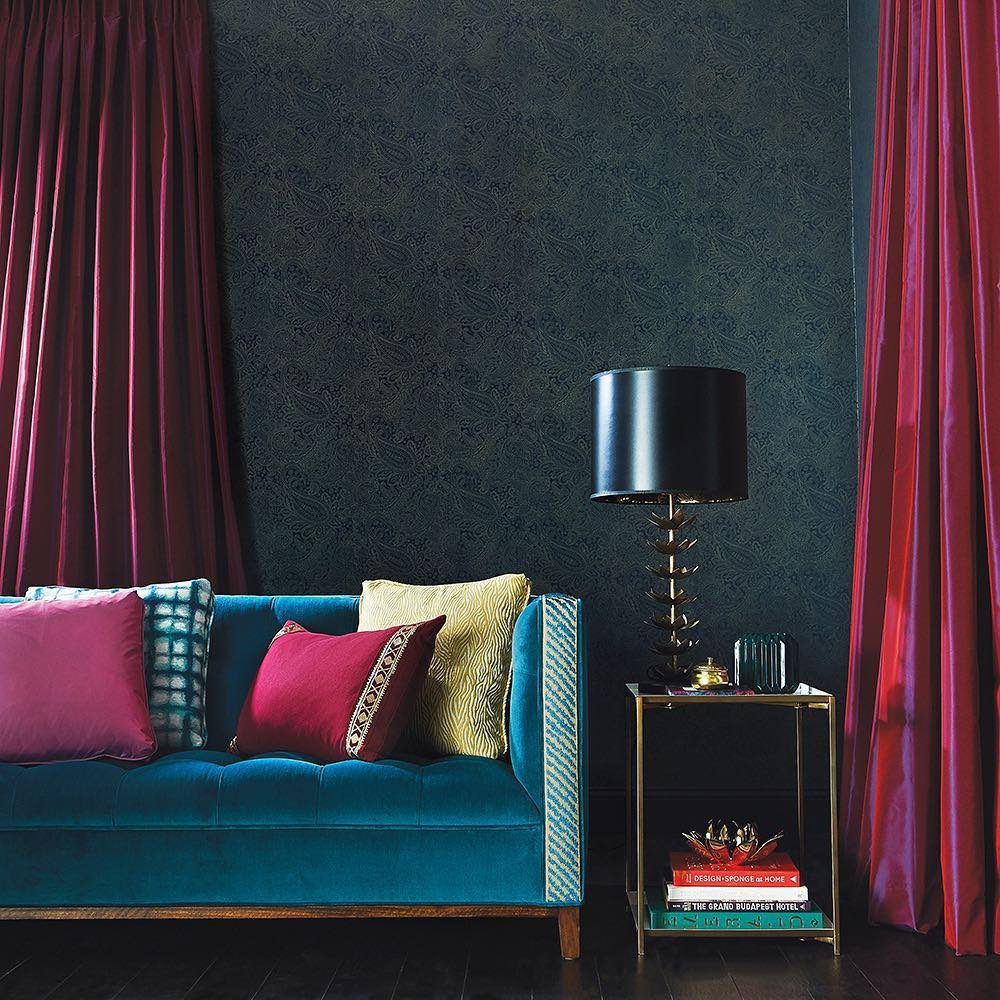 Jaw-Dropping Jewel Tone Living Rooms for 2025 16 Bold and Luxurious Jewel Box