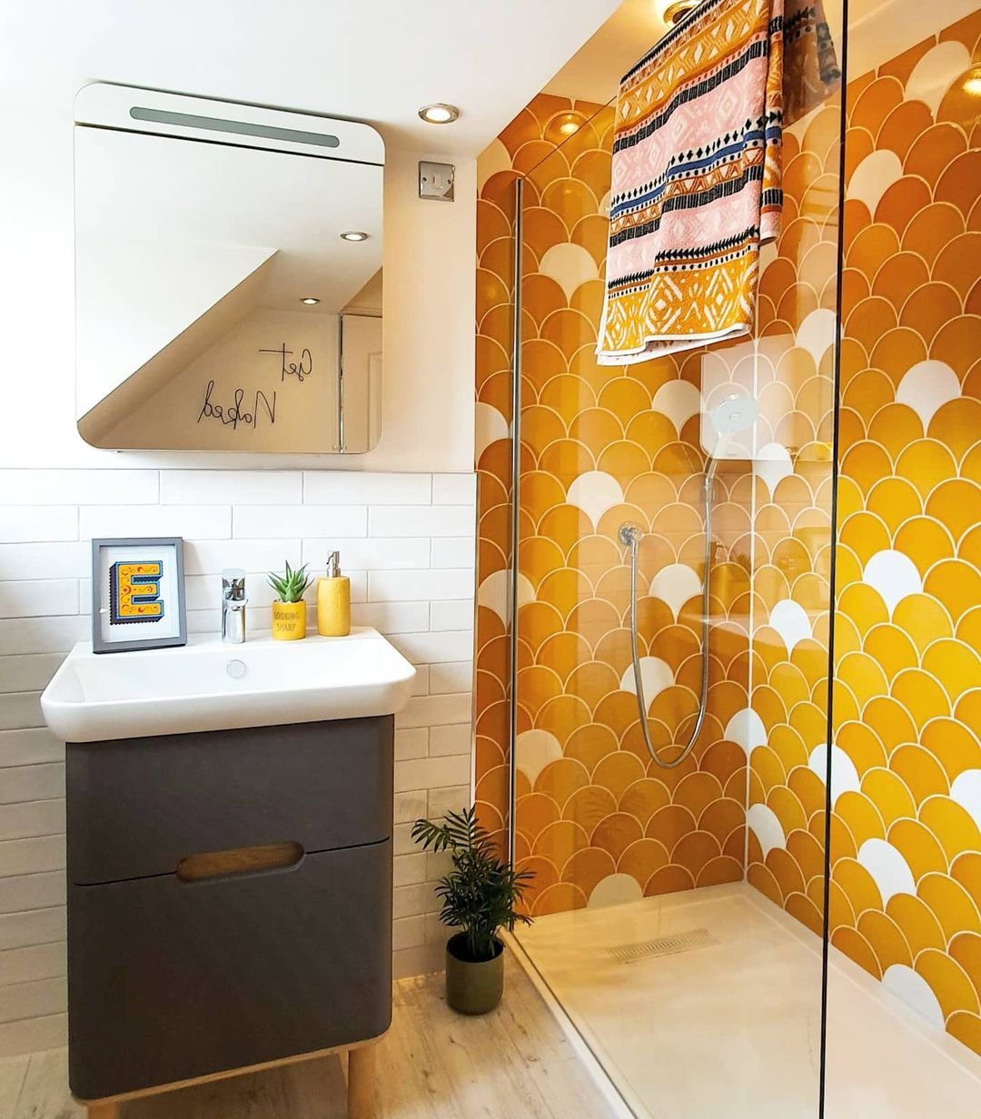 Jaw-Dropping Yellow Bathroom Designs for 2025 18 Bold Yellow With Scallop Patterns