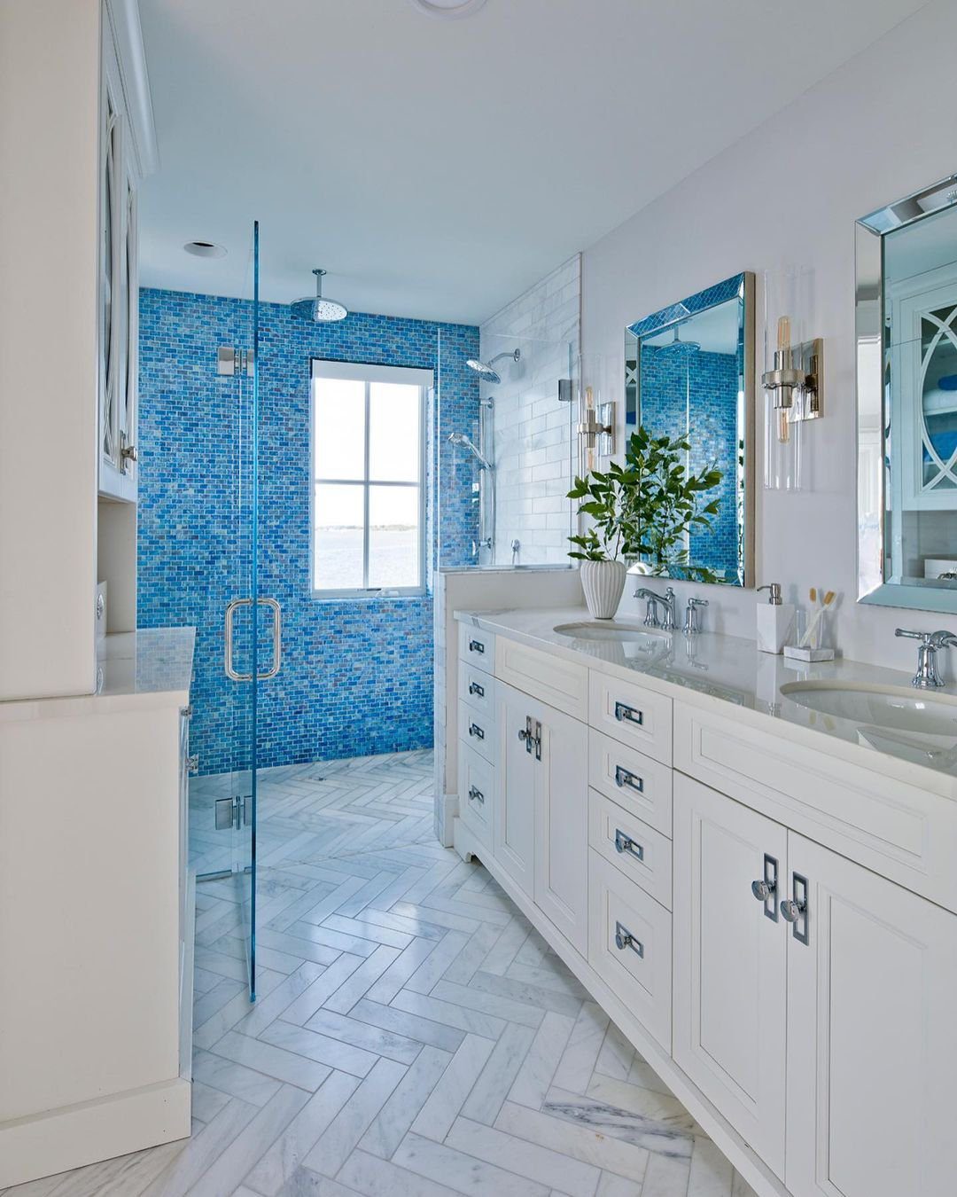 Coastal Bathroom Dreams: 25 Stunning Ideas for 2025! 3 Bold Blues Anchor Coastal Charm