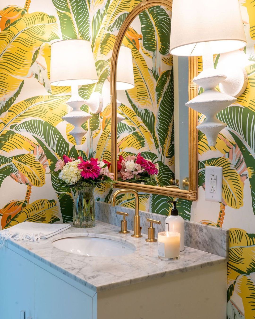 Coastal Bathroom Dreams: 25 Stunning Ideas for 2025! 5 Tropical Vibes With Golden Touches