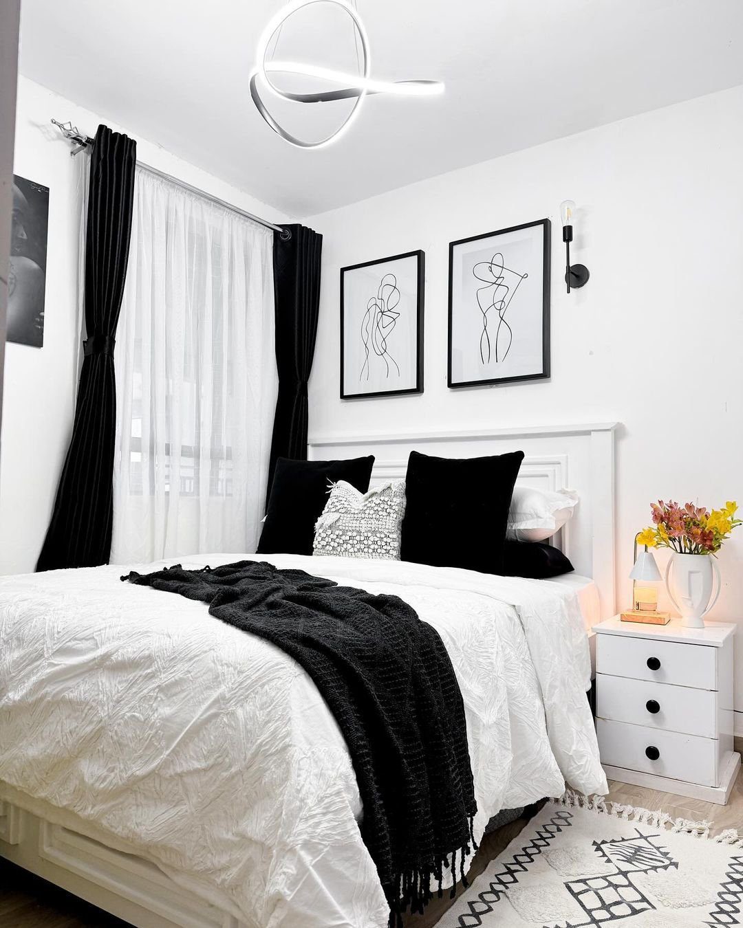 Stunning Black Accents: 3 Game-Changing Decor Tips 2025 9 Use Black Sparingly and Strategically