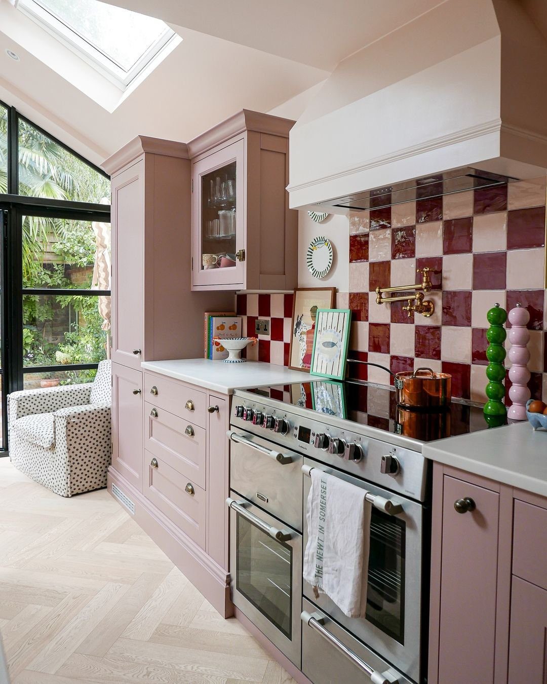 Experts Reveal: Mix Patterns Like a Pro in 2025! 2 Understand Scale, Color, and Texture