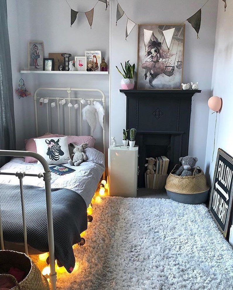 How To Organize A Small Bedroom In Limited Time