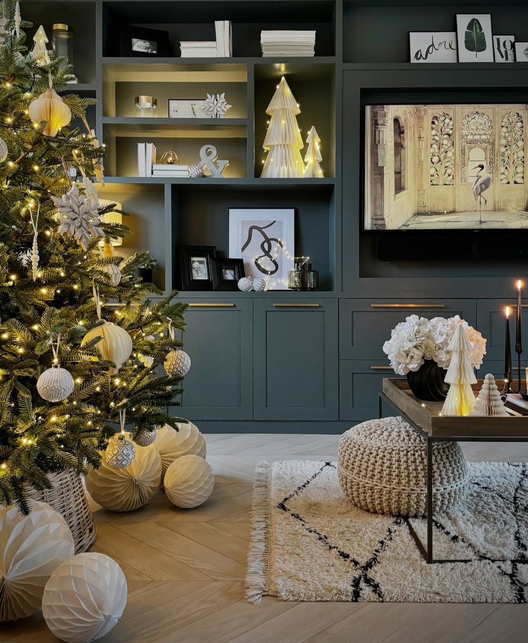 Designers' Secret Shelf Styling Hacks 2025 1 How To Style Shelves Like Designers? An Ultimate Guide