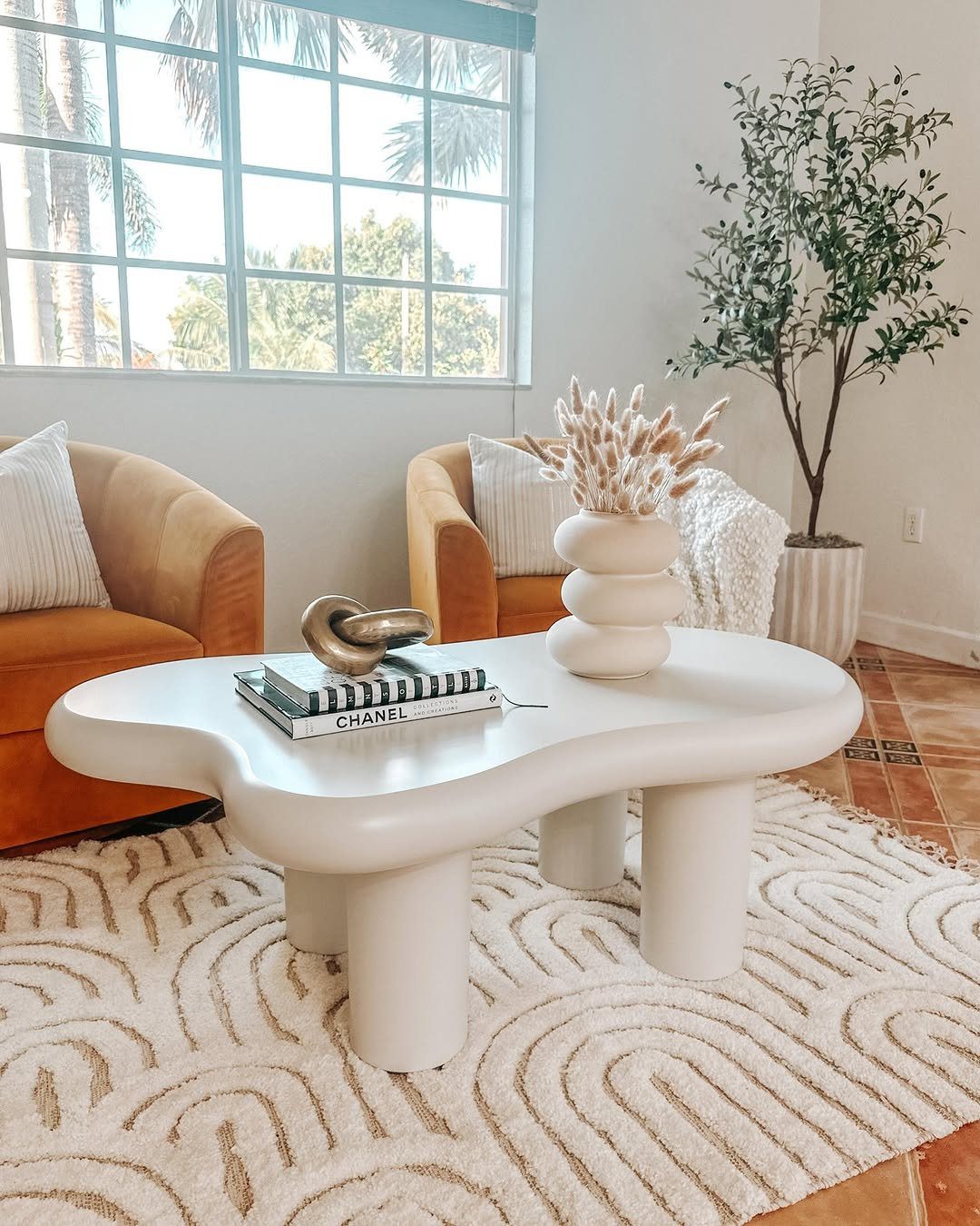 Stunning Coffee Table Styling Hacks for 2025! 4 How To Style A Coffee Table? Here’s An Ultimate Guide