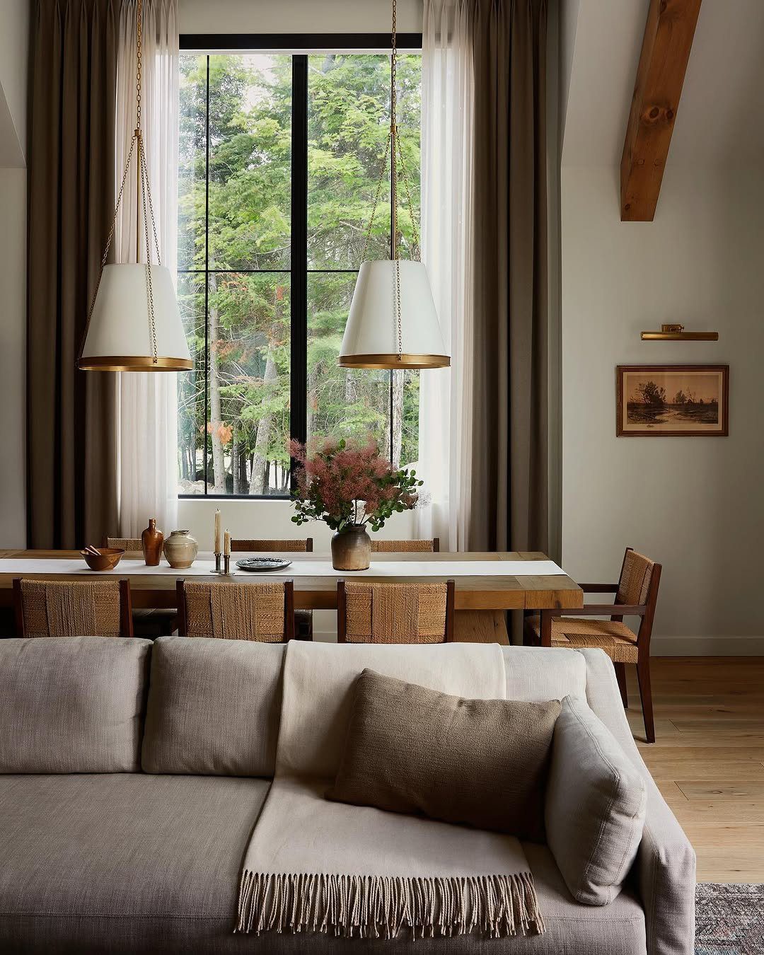 25 Jaw-Dropping Dining Room Curtains for 2025 23 word image 39955 24