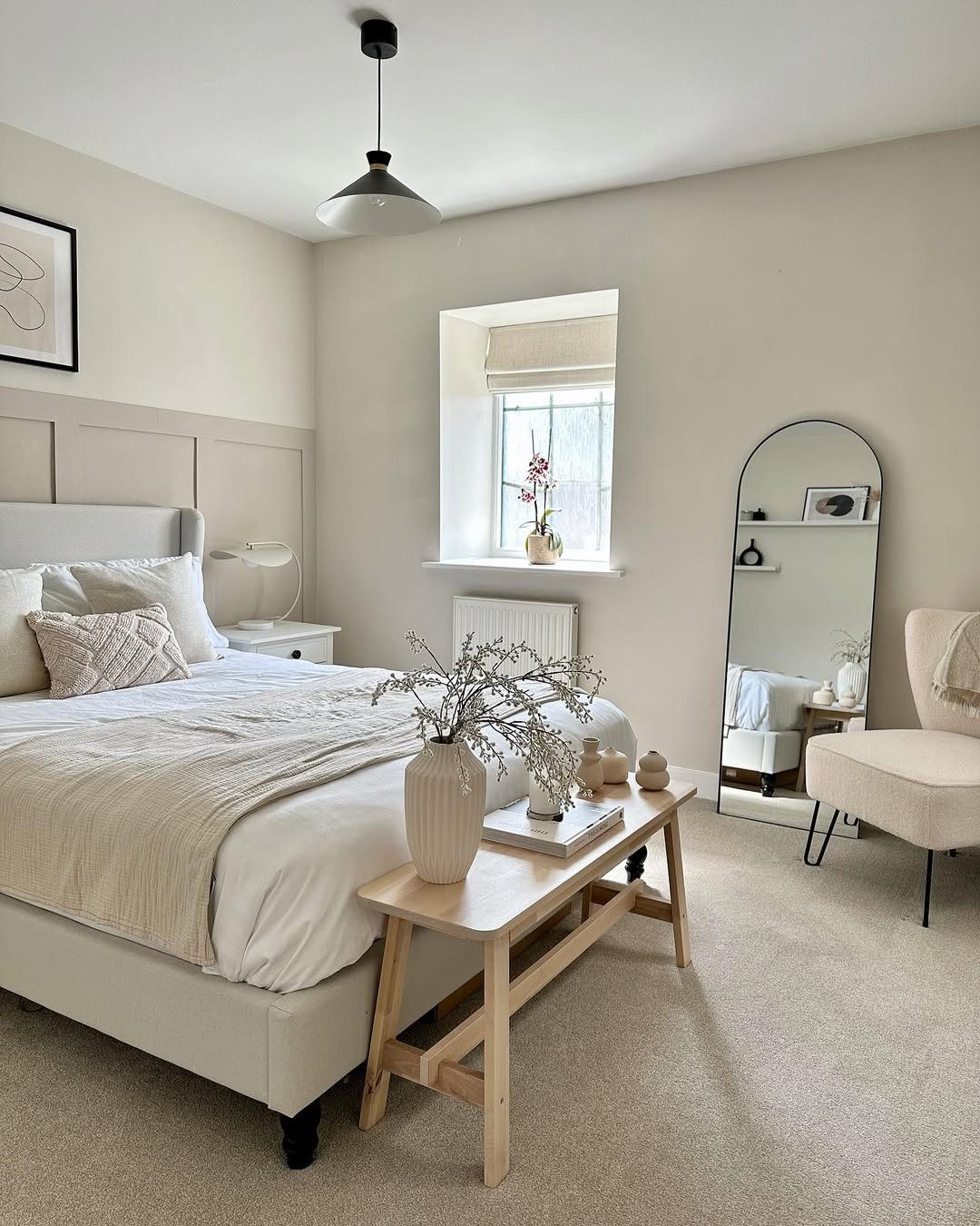 Dreamy Beige Bedrooms That Stun in 2025 12 word image 39956 13