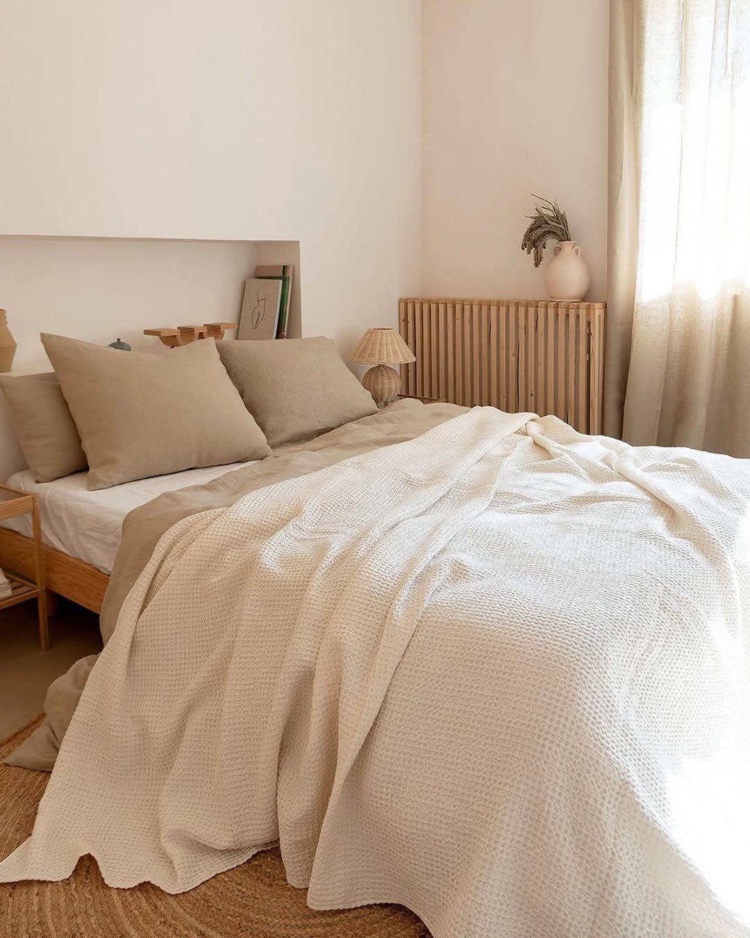 Dreamy Beige Bedrooms That Stun in 2025 14 word image 39956 15