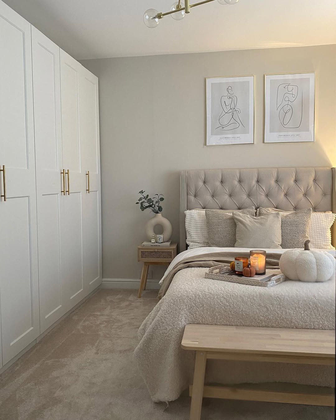 Dreamy Beige Bedrooms That Stun in 2025 17 word image 39956 18