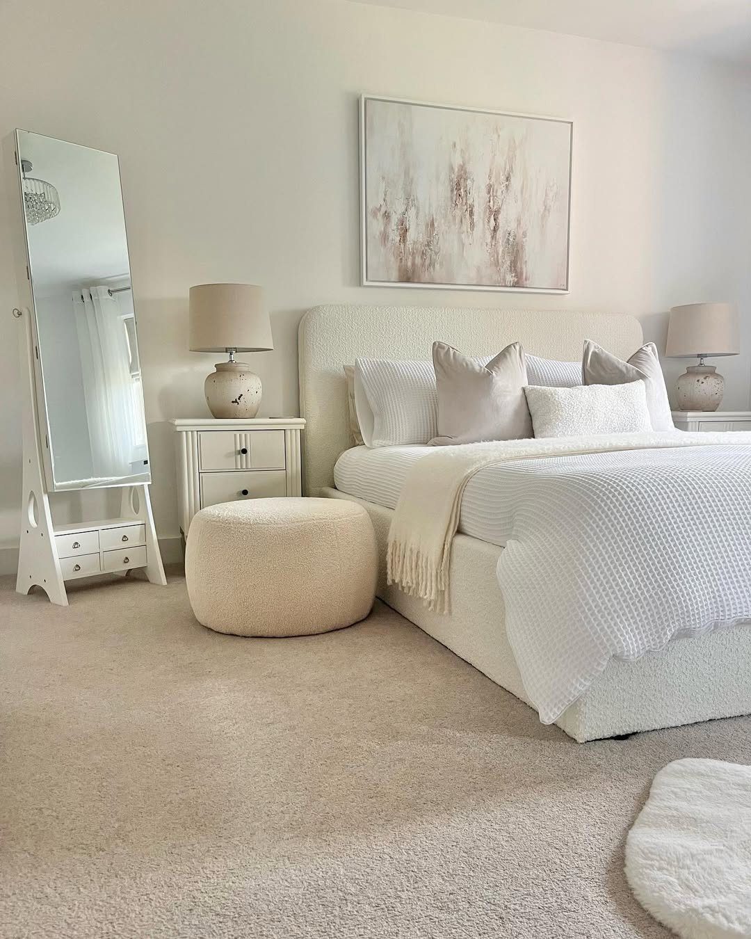 Dreamy Beige Bedrooms That Stun in 2025 5 word image 39956 6