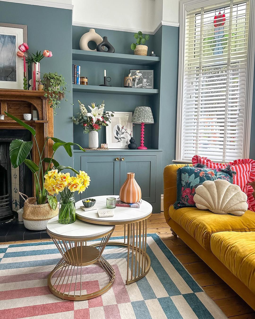 30 Jaw-Dropping Blue Living Room Ideas for 2025 21 word image 39964 22