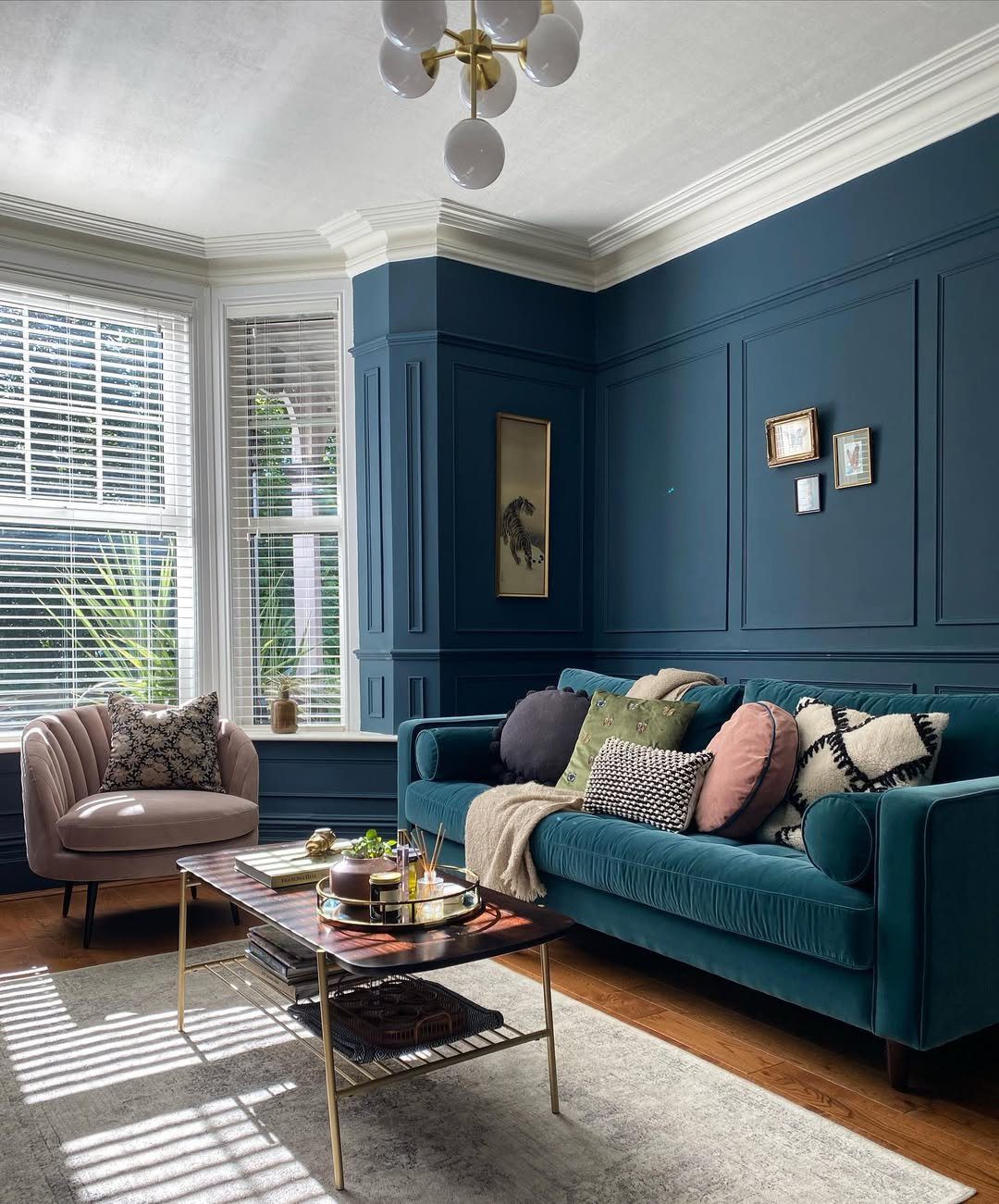30 Jaw-Dropping Blue Living Room Ideas for 2025 22 word image 39964 23