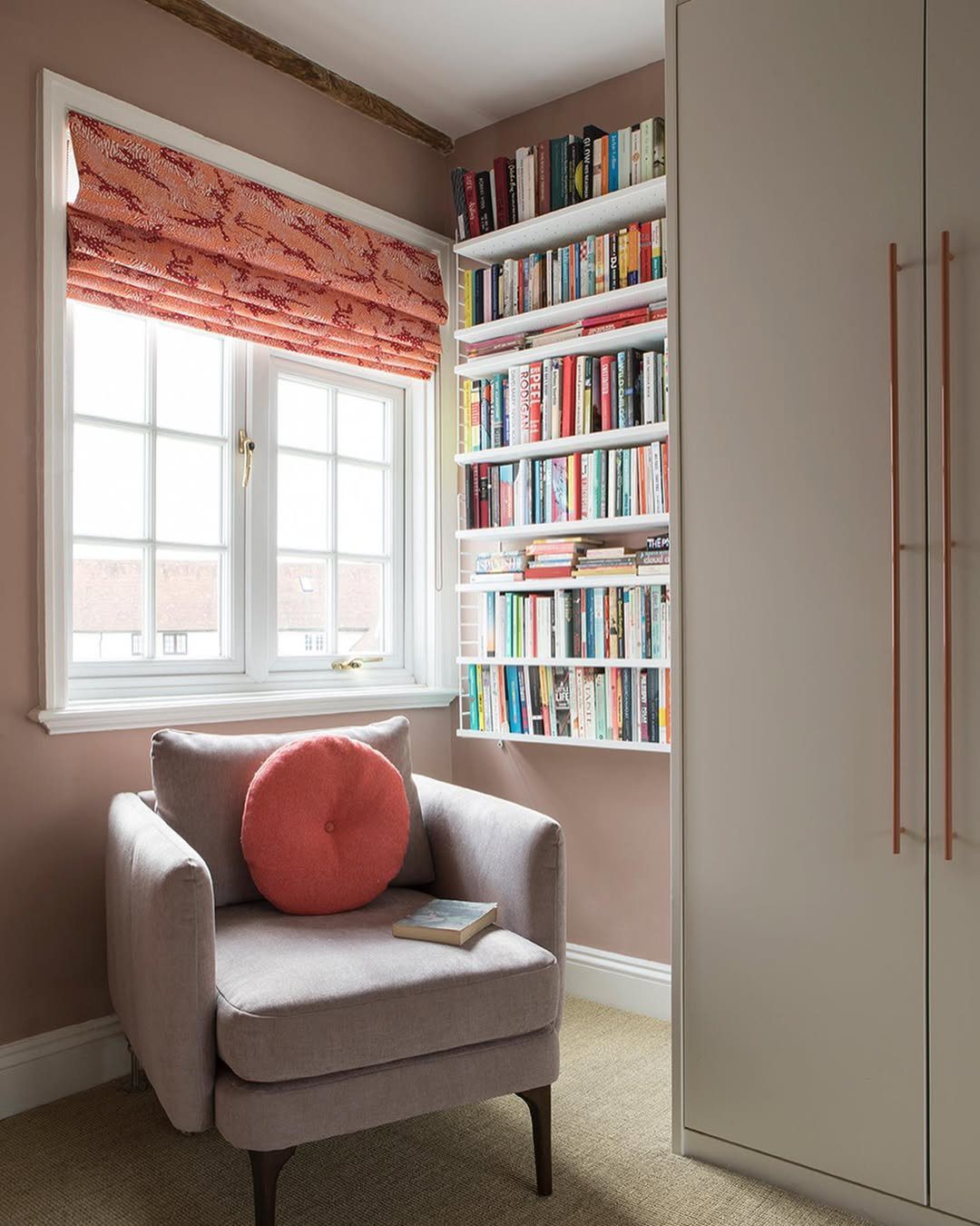 Dreamy Bedroom Corners That'll Make You Swoon in 2025 13 word image 40372 14