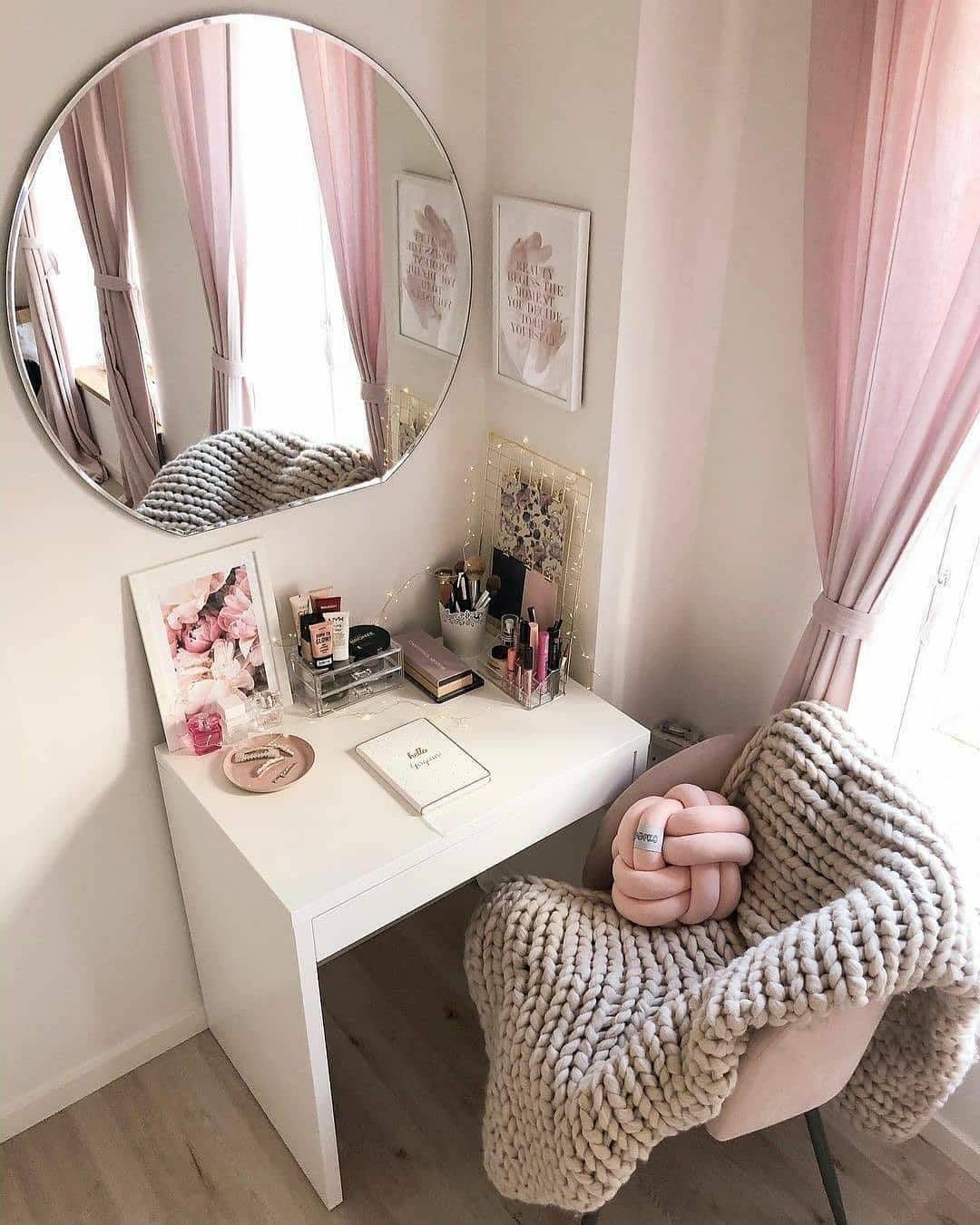 Dreamy Bedroom Corners That'll Make You Swoon in 2025 14 word image 40372 15