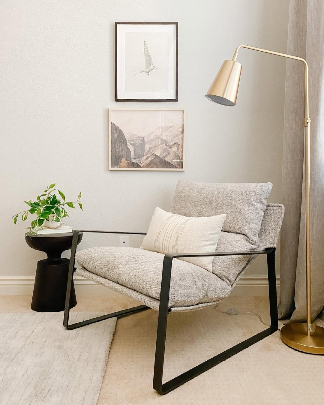Dreamy Bedroom Corners That'll Make You Swoon in 2025 16 word image 40372 17