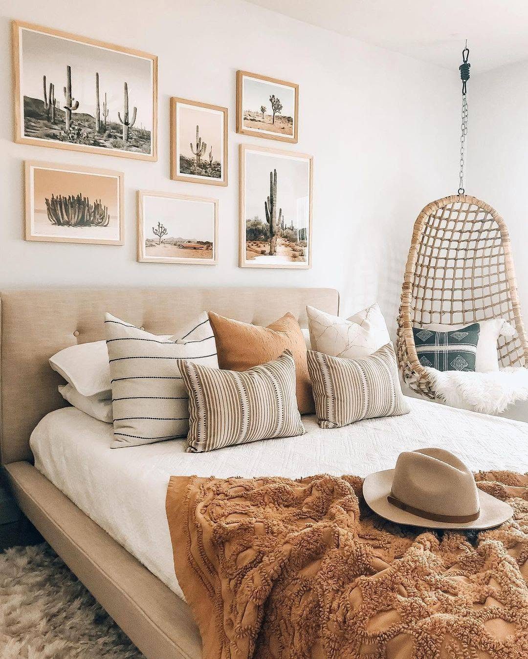 Dreamy Bedroom Corners That'll Make You Swoon in 2025 19 word image 40372 20