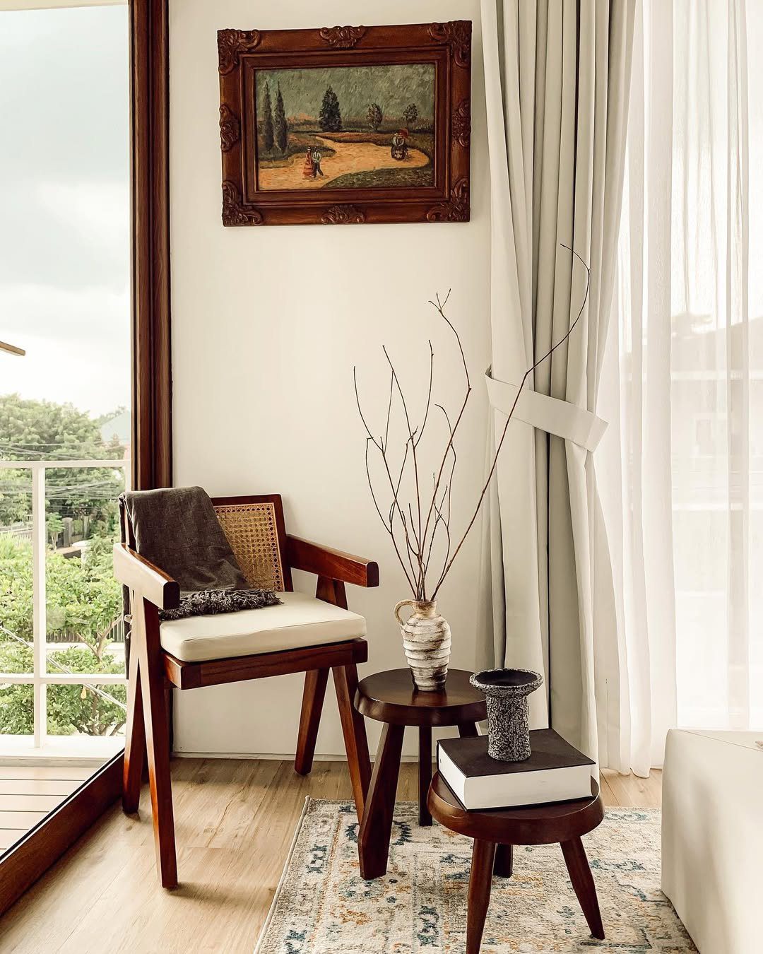 Dreamy Bedroom Corners That'll Make You Swoon in 2025 2 Understated Elegance In A Cozy Corner