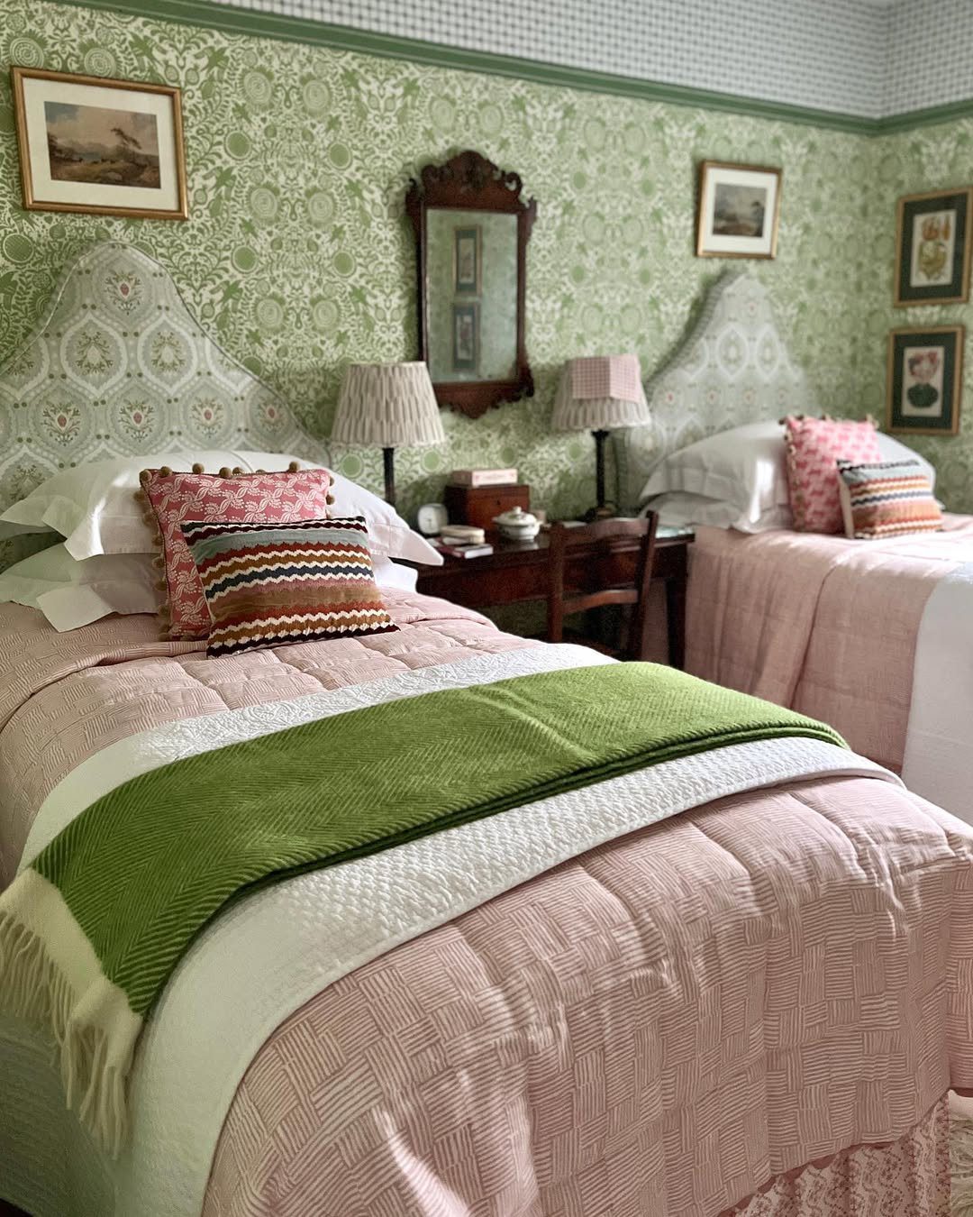Dreamy Country Bedrooms: 20 Timeless Ideas for 2025 14 word image 40375 15