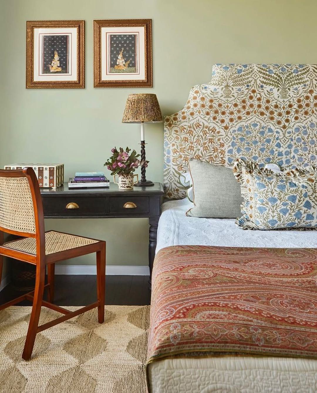 Dreamy Country Bedrooms: 20 Timeless Ideas for 2025 21 word image 40375 22