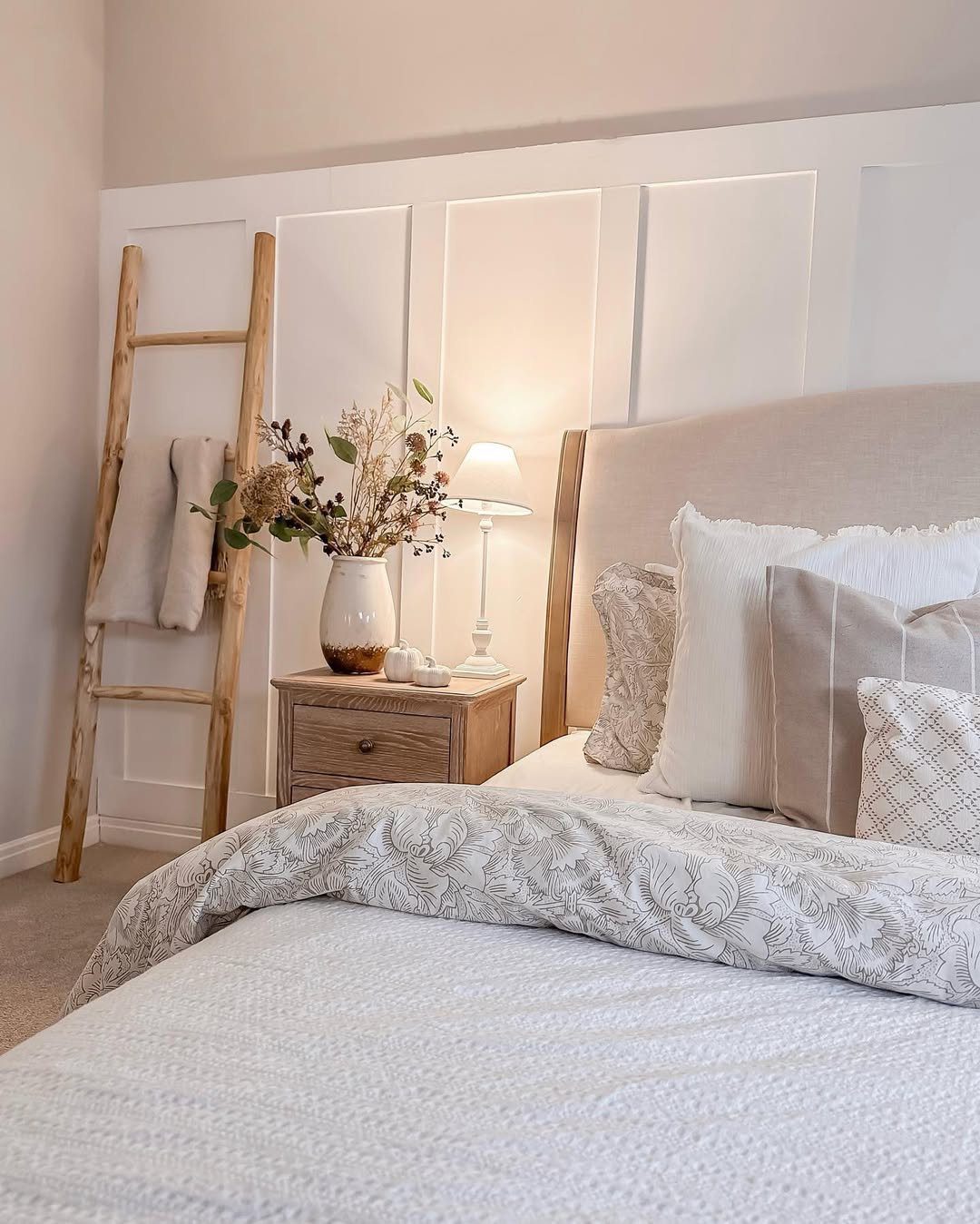 Dreamy Country Bedrooms: 20 Timeless Ideas for 2025 4 Calm Neutrals With Rustic Touches