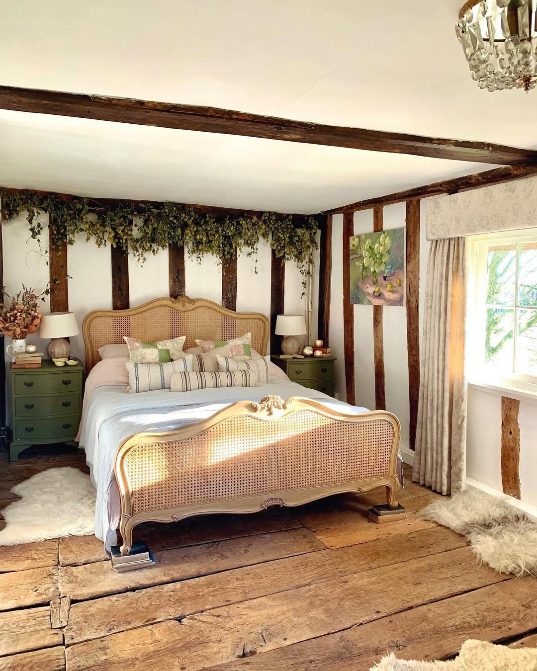 Dreamy Country Bedrooms: 20 Timeless Ideas for 2025 5 Vintage Elegance With Rustic Beams