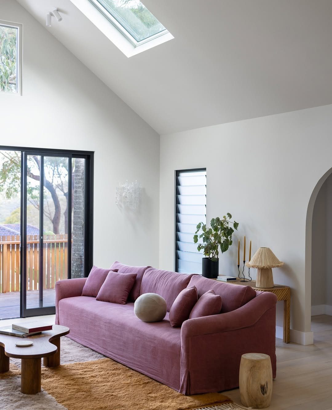 Jaw-Dropping Purple Living Rooms for 2025! 16 Minimalist Calm With Muted Purple