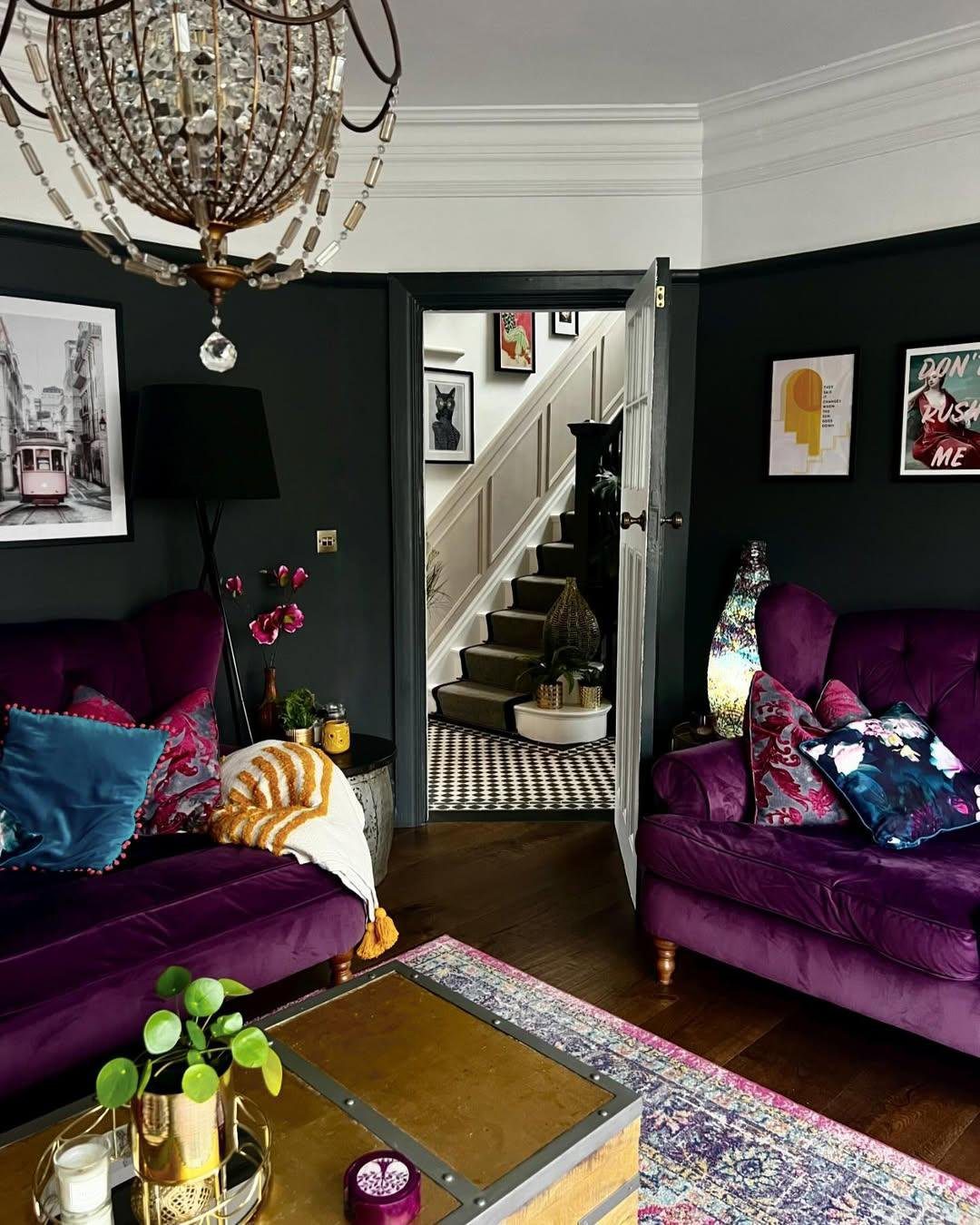 Jaw-Dropping Purple Living Rooms for 2025! 17 Dark Elegance With Vibrant Purple