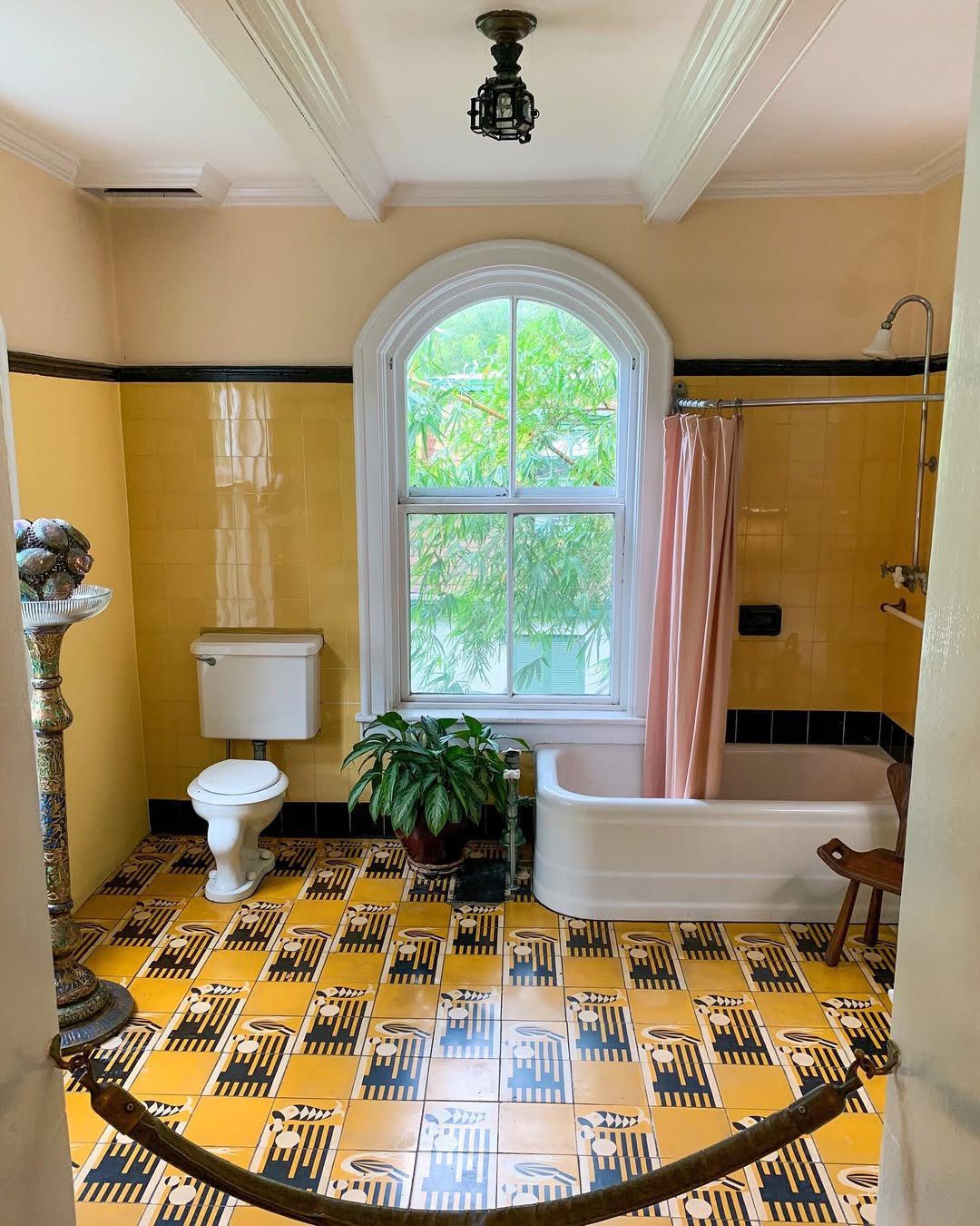 25 Chic And Glamorous Art Deco Bathroom Ideas You Should See 18 Sunny Deco With Bold Patterns