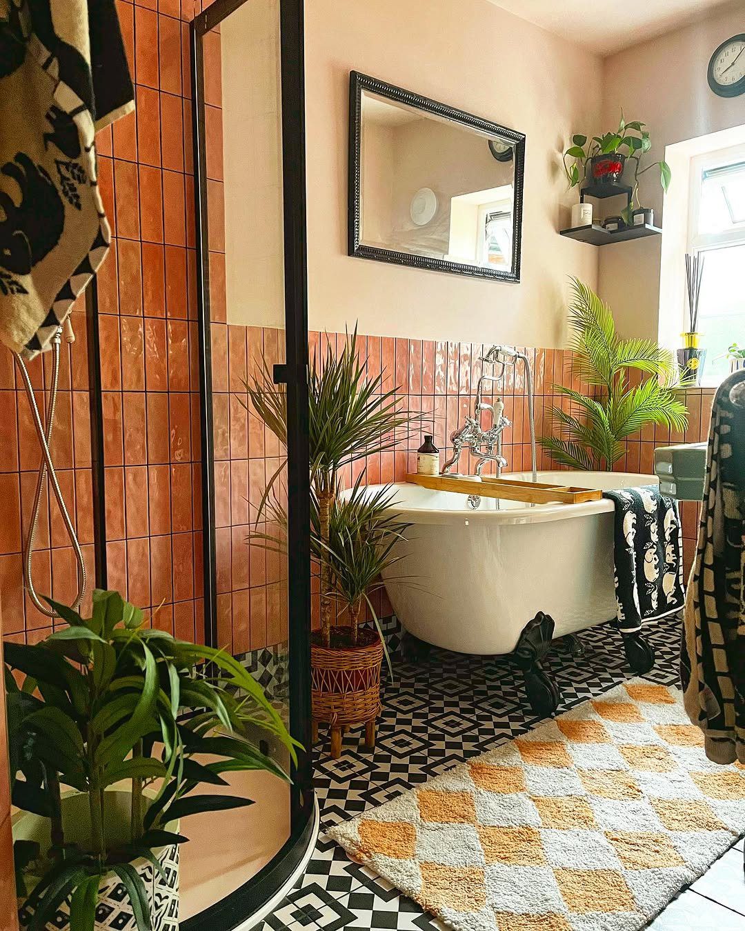 25 Chic And Glamorous Art Deco Bathroom Ideas You Should See 1 Geometric Glamour Meets Modern Warmth