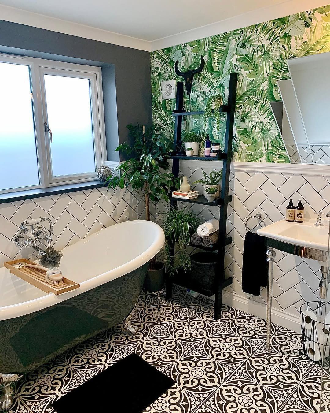 25 Chic And Glamorous Art Deco Bathroom Ideas You Should See 2 Pattern Play With Tropical Deco Flair