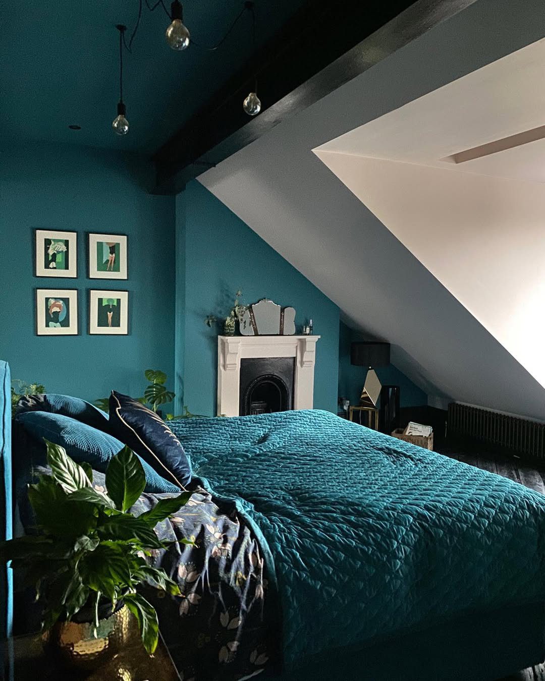 Jaw-Dropping Teal Bedrooms That Stun in 2025! 13 Moody Teal In A Cozy Attic