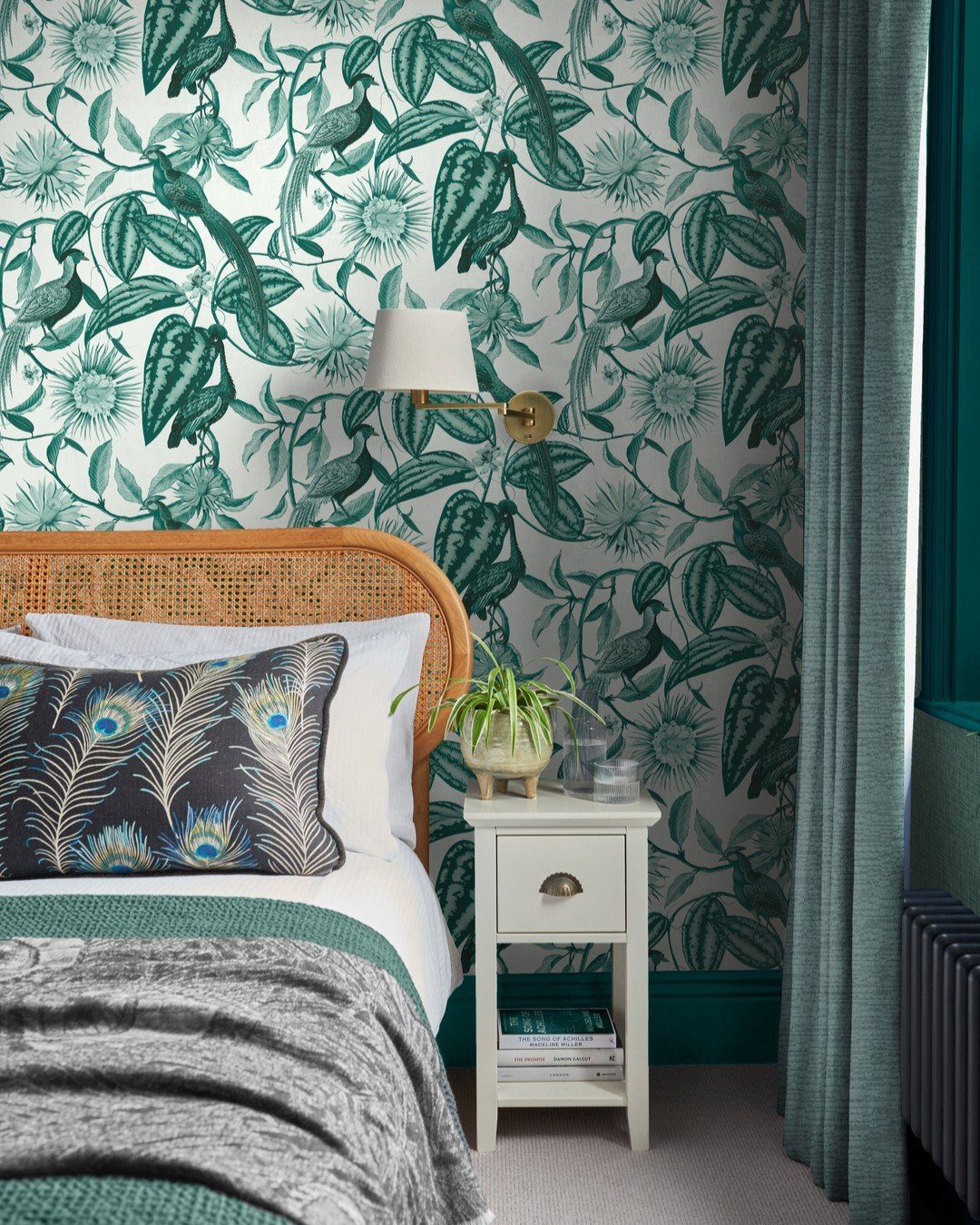 Jaw-Dropping Teal Bedrooms That Stun in 2025! 14 Botanical Bliss With Teal Flourishes