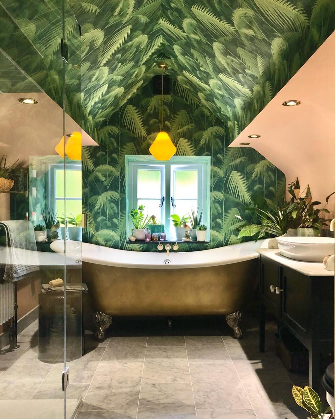 Jaw-Dropping Tropical Bathrooms You Need in 2025 2 Tropical Elegance with Luxe Details