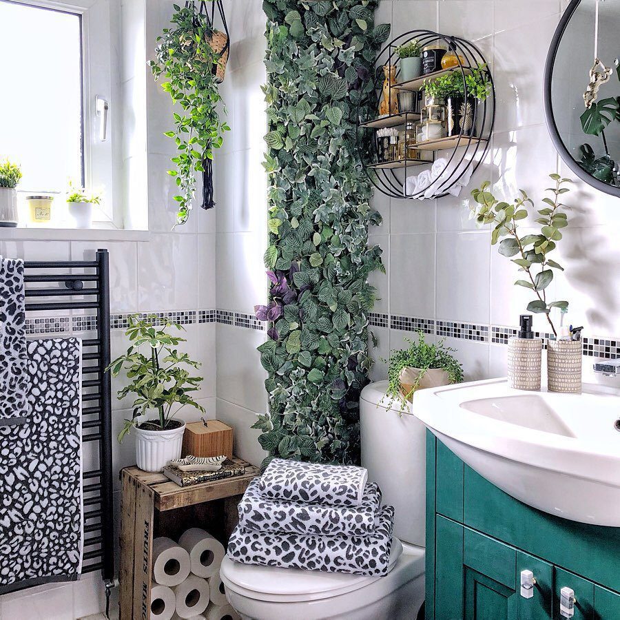Jaw-Dropping Tropical Bathrooms You Need in 2025 24 Vertical Greenery For A Tropical Touch