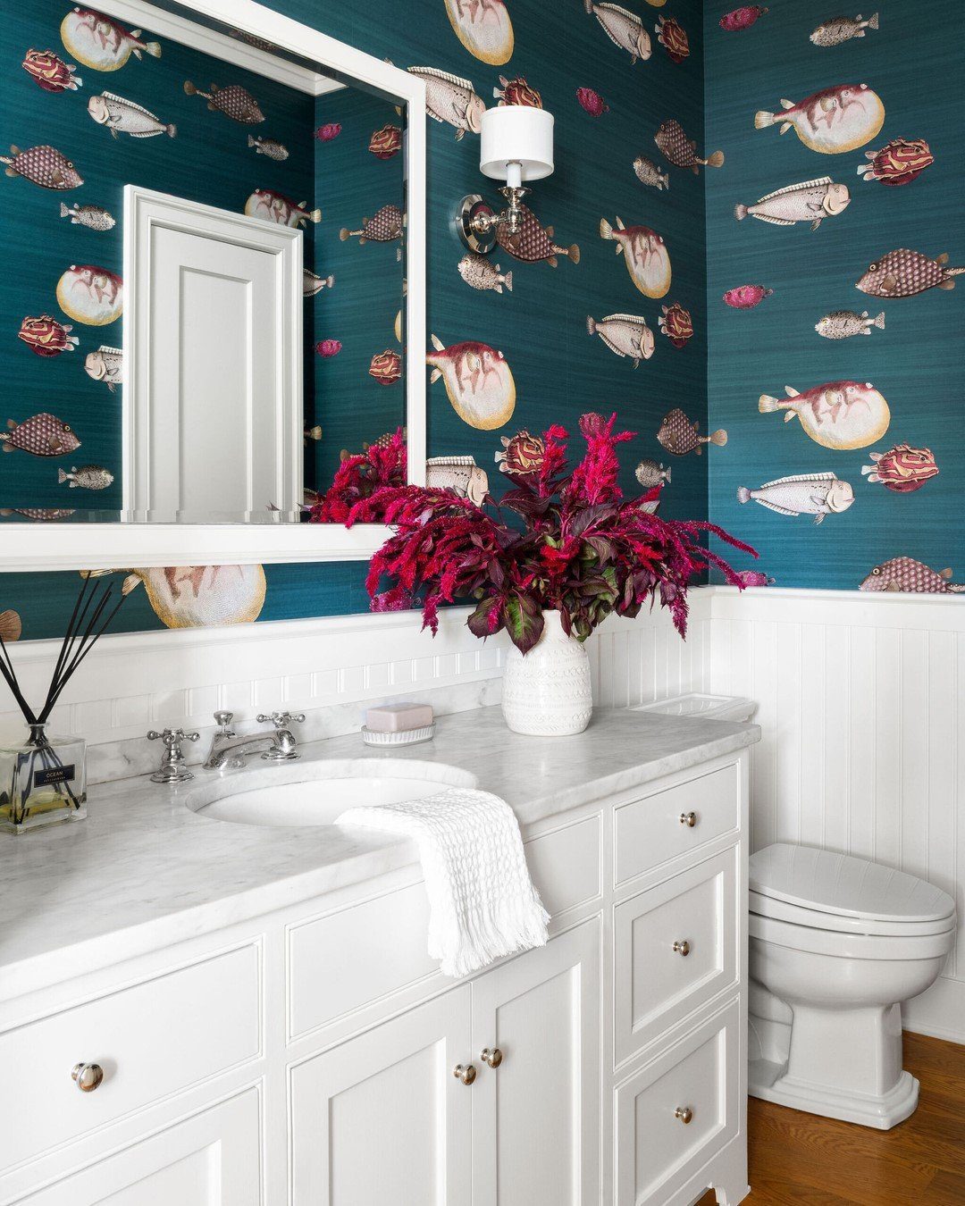 15 Dreamy Nautical Bathroom Trends for 2025 7 Bold Aquatic Wallpaper With Contrast